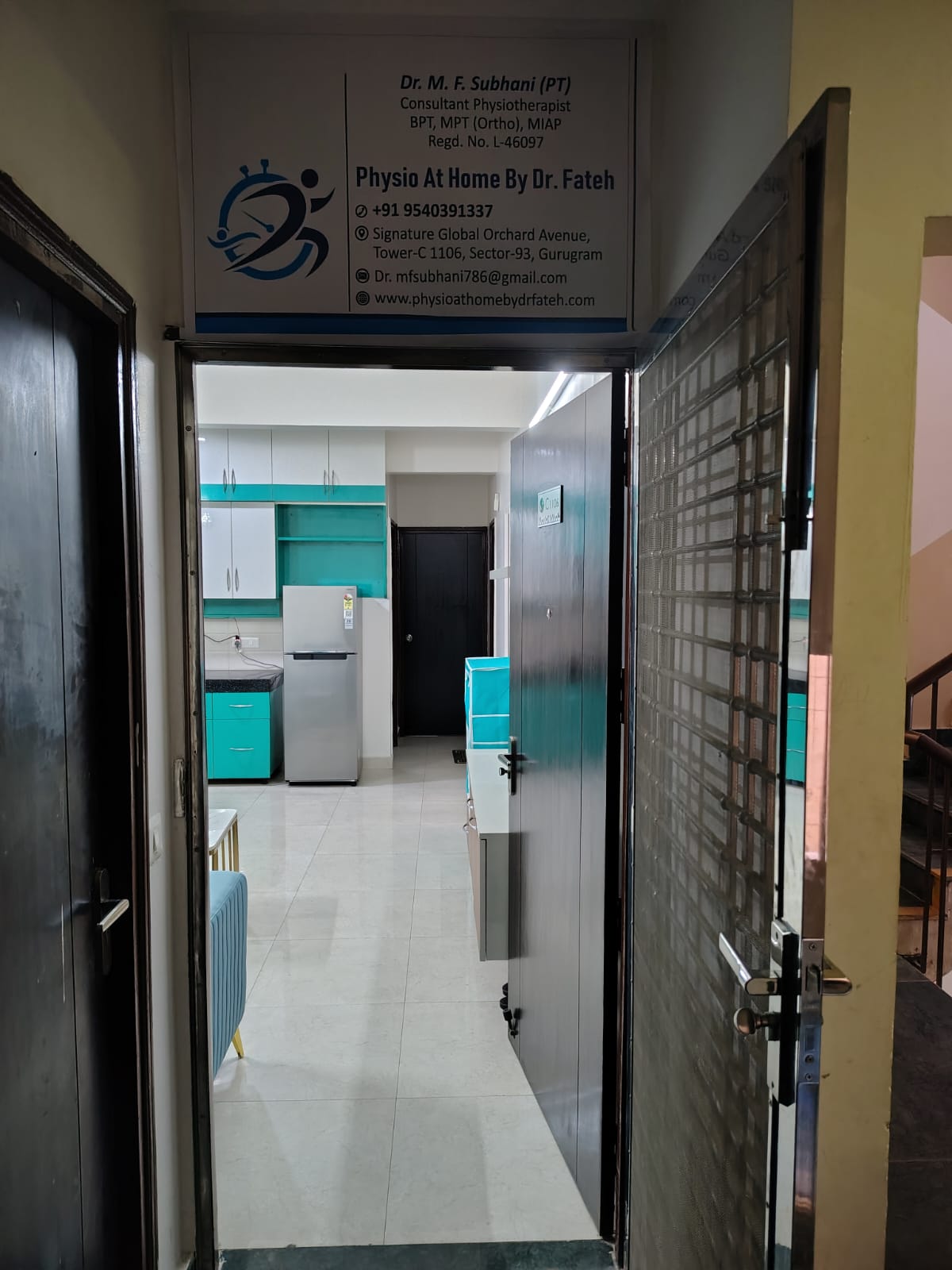 Knee pain physiotherapy session Gurgaon